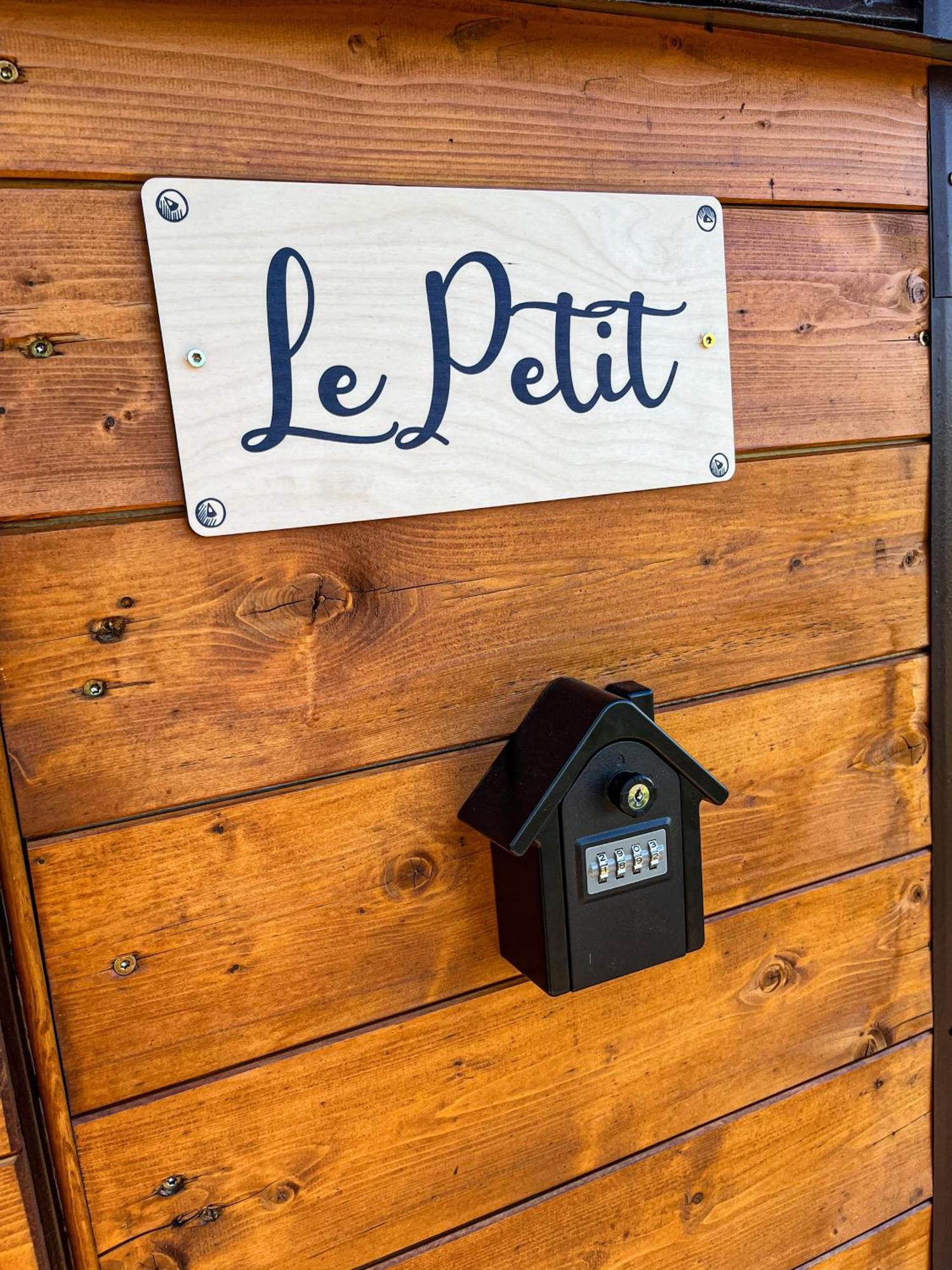 Le Petit Hotel Upice Exterior photo
